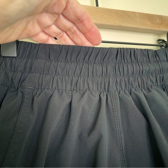 Lululemon Tracker Lined Short 4" in Black running
quick-drying lightweight Size4 - Picture 12 of 13